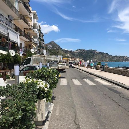 Holiday House In Lungomare Tysandros Giardini Naxos Exterior photo